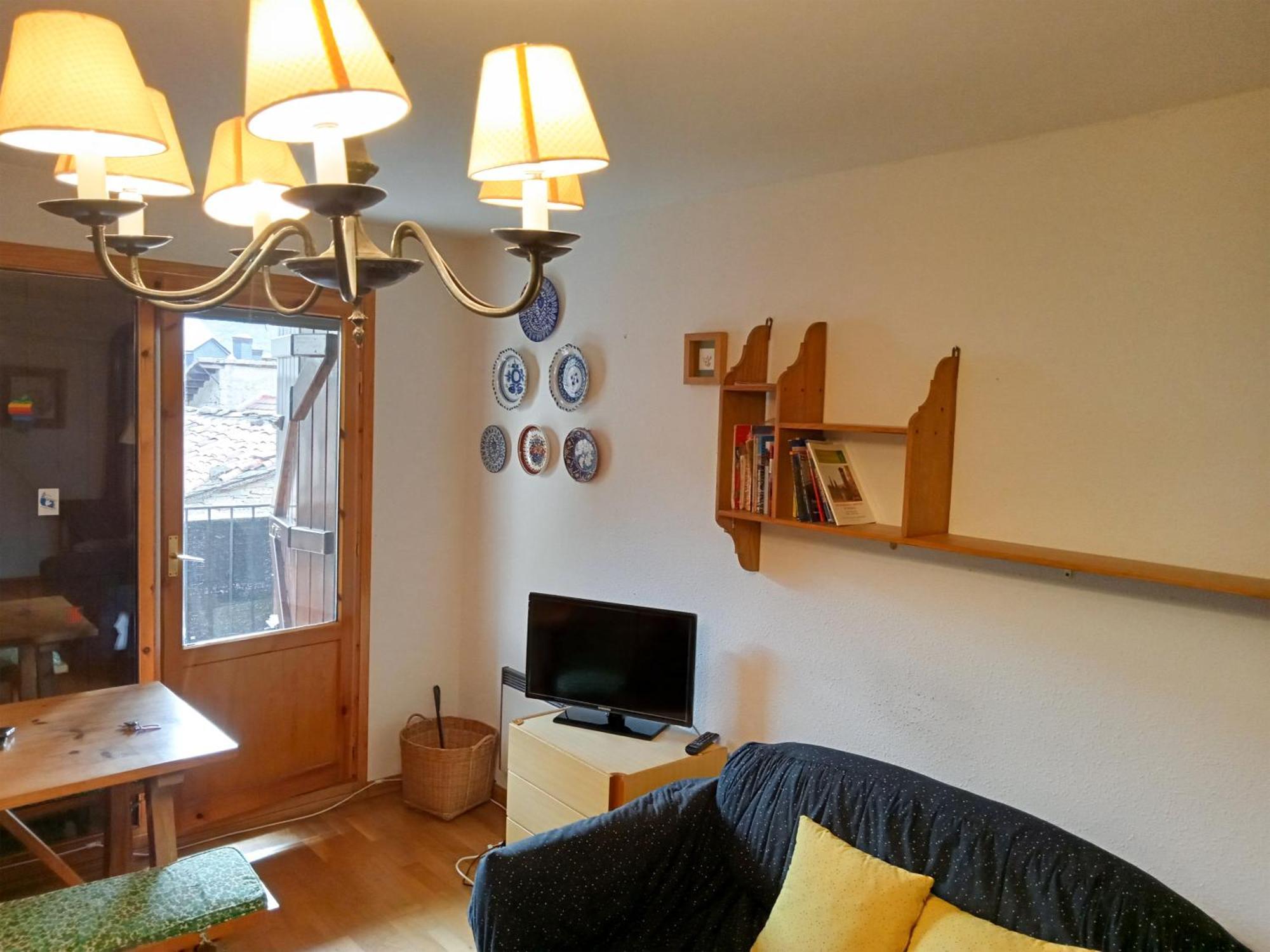 Apartamentos Valle De Tena - Biescas 3000 ภายนอก รูปภาพ