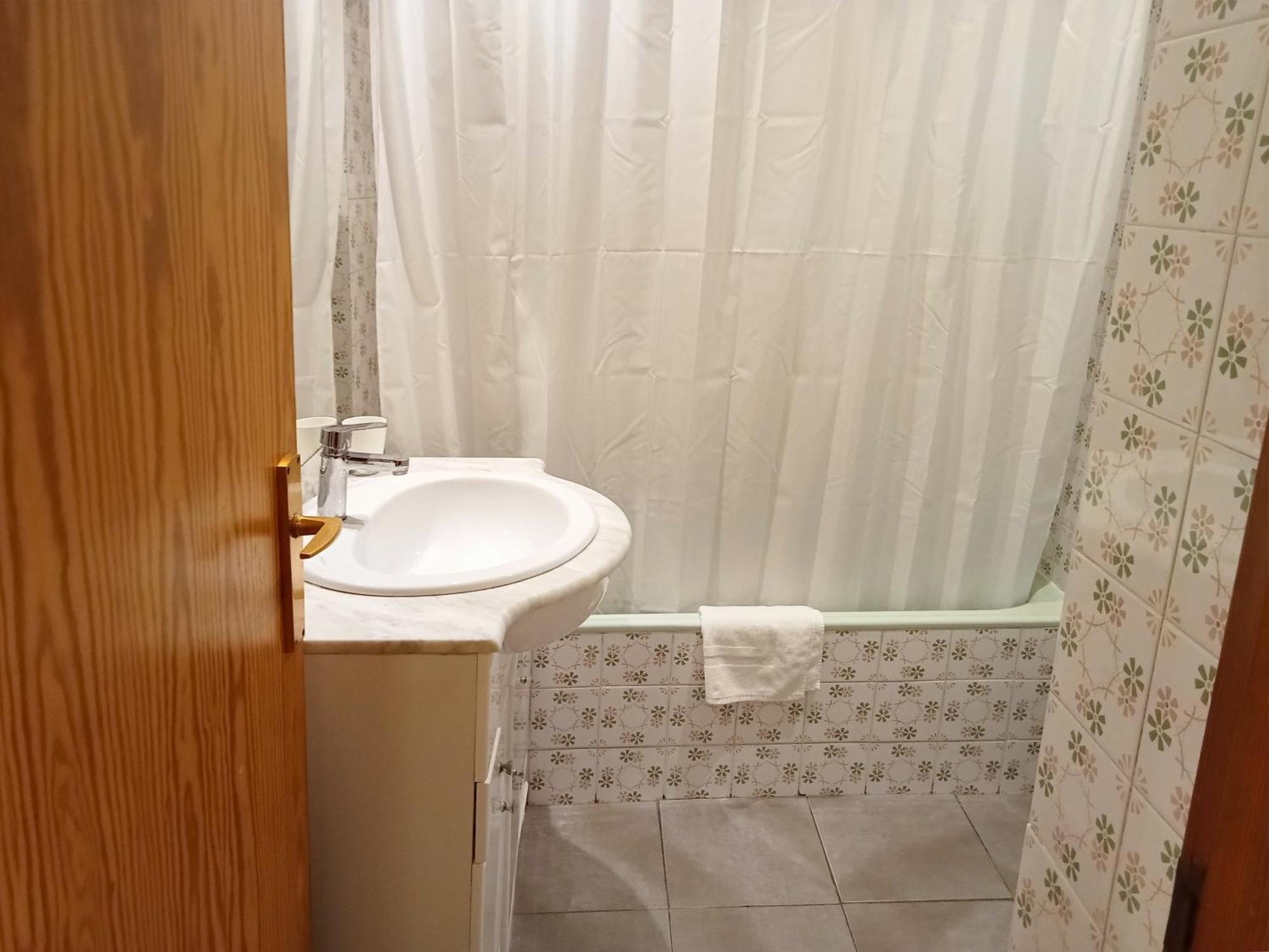 Apartamentos Valle De Tena - Biescas 3000 ภายนอก รูปภาพ