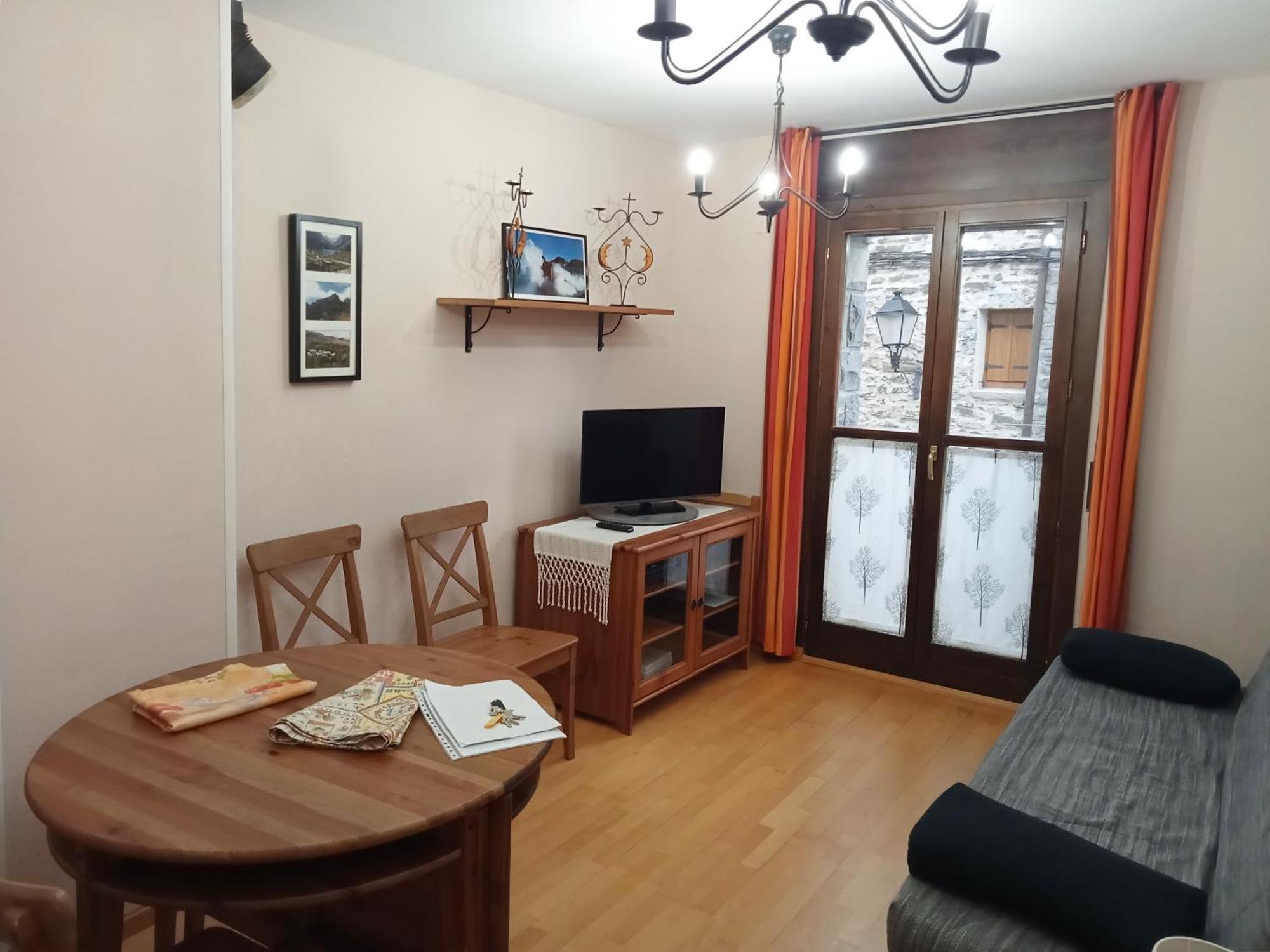 Apartamentos Valle De Tena - Biescas 3000 ภายนอก รูปภาพ